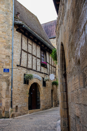 AT SARLAT LA CANEDA - ON 08/26/2017 - The picturesque village of Sarlat la Caneda in Dordogne,  Perigord noir, Franceのeditorial素材