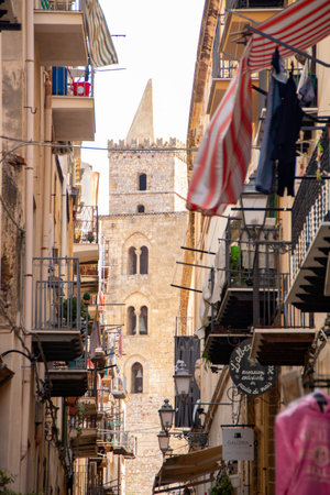 Narrow street in the historical center of CefalÃ¹, Sicily, Italyの写真素材