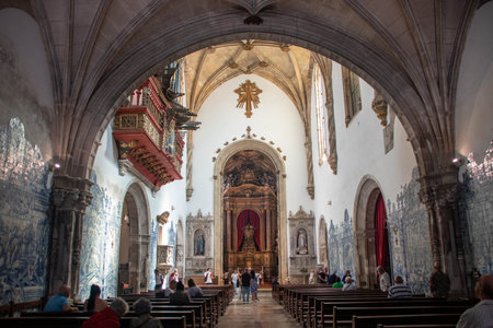 At Coimbra, Portugal, on 20,09, 2024, The interior of the Monastery of the Holy Cross (Portuguese: Mosteiro da Santa Cruz), also known as the Church of the Holy Cross,.の写真素材