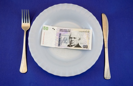 plate with moneyの写真素材