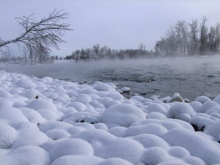Day Time Winter Mist at the Rivers Edgeの写真素材