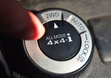 4x4 traction car or truck control, dual traction selector button