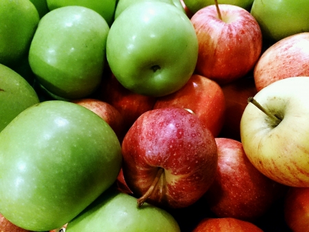 Healthy Red and Green Applesの素材