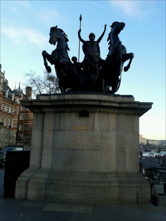 Statue on Westminster Bridge London.の素材