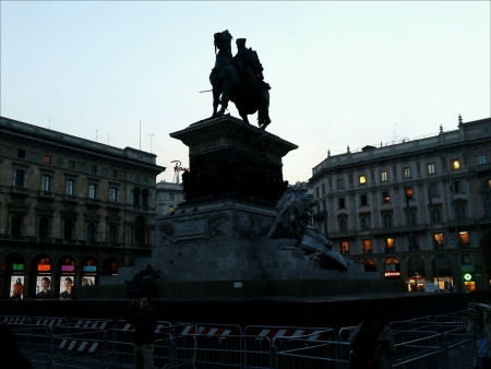 Silhouette of Statue at Piazza del Duomo Milan Italy.の素材