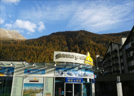 Gornegrat Train Station in Zermatt ski village Switzerland.の素材