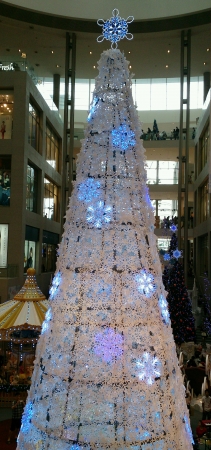 White Christmas Tree in Shopping Mall.の素材