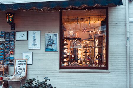 Bremen, Germany, January, 2019 - Shop wimdow in historic Schnoorviertelのeditorial素材