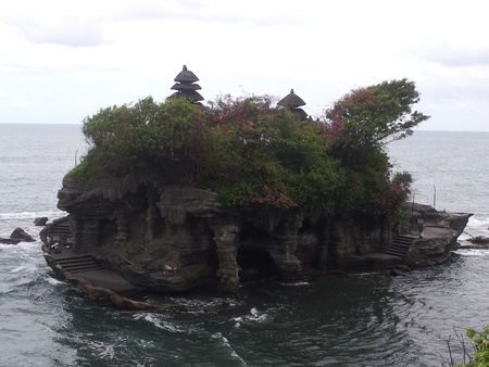 tanah lot baliの写真素材