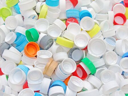There are many lids for plastic bottles