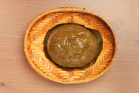 Taiwan's hakka traditional cuisine - steam mugwort cakes