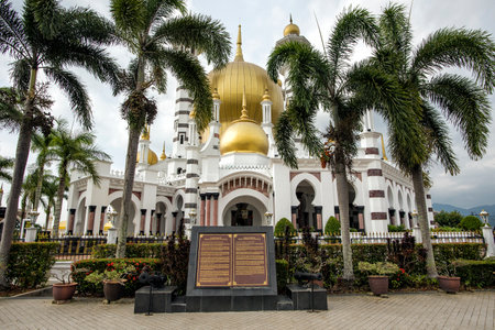 Masjid Ubudiah at Bukit Chandan in Kuala Kangsar, Malaysia. - Masjid Ubudiah is ranking high on the list of Malaysia's most beautiful mosques.のeditorial素材