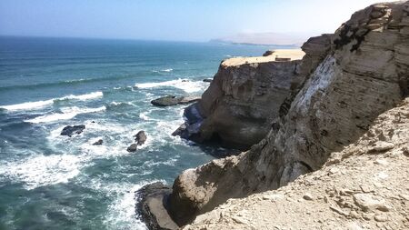 Rock and wave on the sea | Stone and sea wavesの写真素材