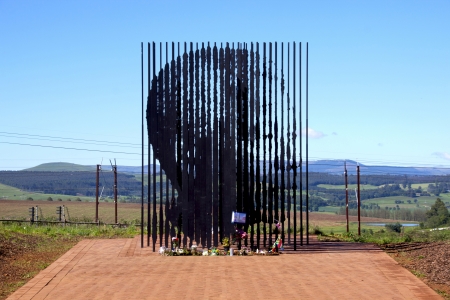 Howick, KwaZulu-Natal, South Africa - 30 December 2013: Metal sculpture of Nelson Mandela at the site where he was arrested in 1962 by the apartheid government.のeditorial素材