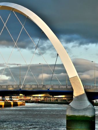 Finnieston Bridge over the  River Clyde in Glasgowの写真素材