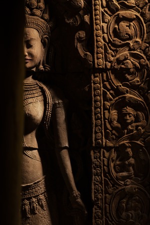 Devata queen statue in Preah Khan temple in Angkorの写真素材