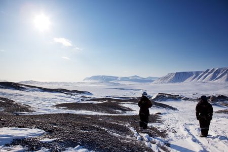 A cold and barren winter landscape in Svalbard, Norwayの写真素材