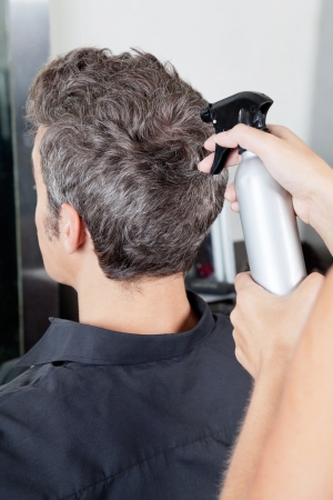 Man Getting Haircut In Salonの写真素材