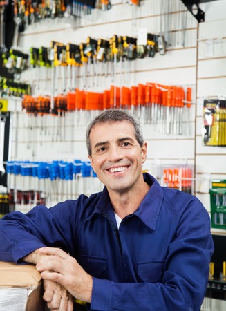 Happy Worker In Hardware Shopの写真素材