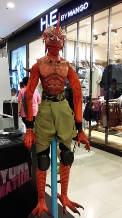 Red Creator Paksa model at Central Worldのeditorial素材