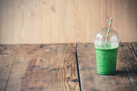 Green smoothie to goの写真素材
