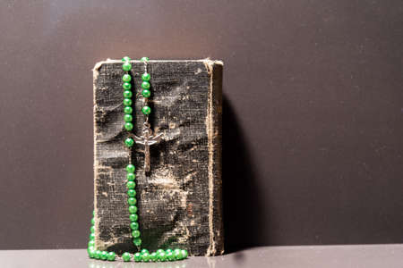 Orange fruits. Orange is the fruit of the orange tree (Citrus Ã sinensis), a tree in the Rutaceae family. It is a hybrid fruit from Antiquity from the crossing of cimboa with tangerineの写真素材