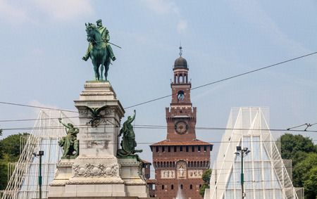 Giuseppe Garibaldi's statue in front of Sforzesco Castleのeditorial素材