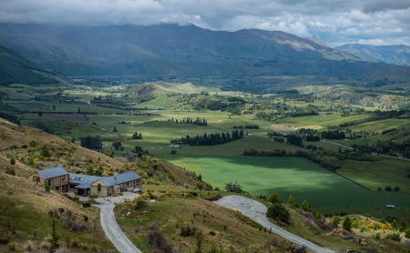 View from Coronet peak look out, Queenstown, New Zealand のeditorial素材