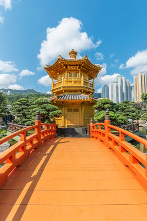 Pavilion in Chinese Temple - Chi Lin Nunnery in Hong Kong cityのeditorial素材