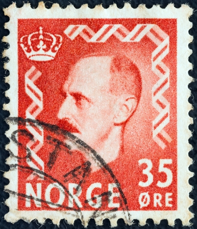 NORWAY - CIRCA 1950: A stamp printed in Norway shows King Haakon VII, circa 1950. のeditorial素材