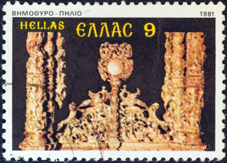 GREECE - CIRCA 1981: A stamp printed in Greece from the "Bell towers and altar screens" issue shows altar gate, Pelion, circa 1981. のeditorial素材