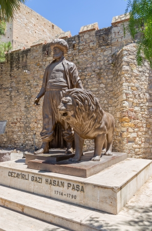 Statue of Cezayirli Gazi Hasan Pasha, Cesme, Turkeyの写真素材