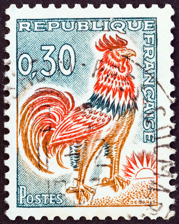 FRANCE - CIRCA 1965: A stamp printed in France shows the Gallic Cock, circa 1965.のeditorial素材