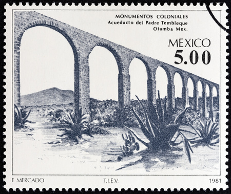 MEXICO - CIRCA 1981: A stamp printed in Mexico from the "Colonial Architecture " issue shows Father Tembleque Aqueduct, Otumba, circa 1981.のeditorial素材