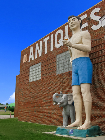 IL USA - Antiques Mallのeditorial素材