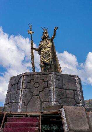 Statue of Inca Emperor Pachacutec in the Plaza De Armas in Cusco, Peru.の写真素材