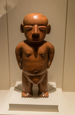 Pre Colombian Art Museum figurine artifact in Cusco, Peru.のeditorial素材
