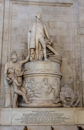 Christopher Wren's St. Paul's Cathedral Admiral Horatio Nelson Monument in Londonのeditorial素材