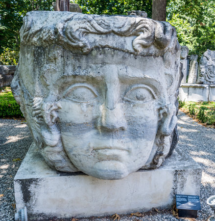 Istanbul Archaeological Museum Courtyard Ancient Statue in Istanbul, Turkey.のeditorial素材