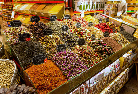 Egyptian Spice Market in Istanbul, Turkey.のeditorial素材