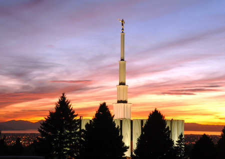 Provo Temple of the Church of Jesus Christ of Latter-day Saints in Provo Utah at Sunsetの写真素材