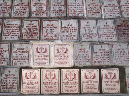 NHA TRANG, VIETNAM - APRIL 08: Nha Trang cemetery on April 08, 2012. This cemetery for peoples, who died during war between Vietnam and Usa       のeditorial素材