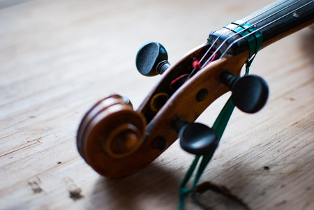 Close-ups of a violinの写真素材