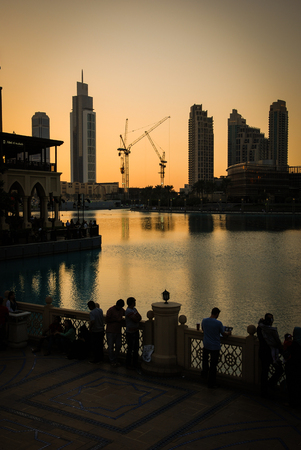 People watching the sunset  in Dubaiのeditorial素材