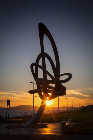 Editorial Port Talbot, UK - June 20, 2019 Wales' largest sculpture standing 12 metres high and weighing 11 tonnes on Aberavon sea front, designed by artist and sculptor Andrew Roweのeditorial素材