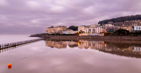 Editorial Western-super-mare; UK - April 18, 2022: Early morning at Marine Lake on the northern end of the beach at Western-super-mare in Somerset, England UKのeditorial素材