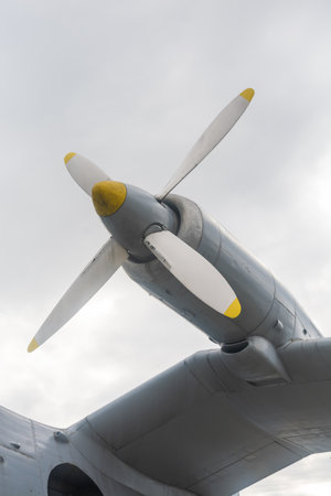 Airplane propeller with four blades.