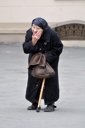 CHELYABINSK - APRIL 23: Church ceremony of consecration of Easter cakes and eggs for Easter Christ's in Russia .April 23, 2011, Chelyabinsk, Russia のeditorial素材