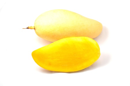 mango cut isolate on white backgroundの写真素材