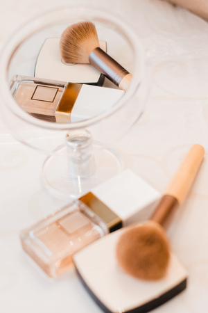 getting ready groom bride weddingの写真素材